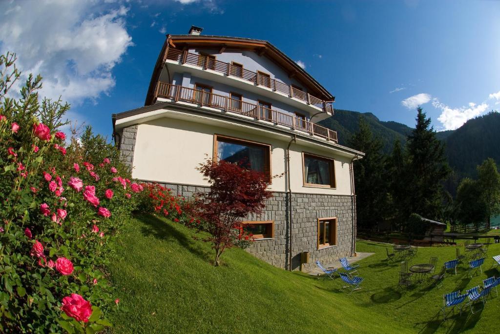 Laghetto Alpine Hotel & Restaurant Брусон Екстериор снимка