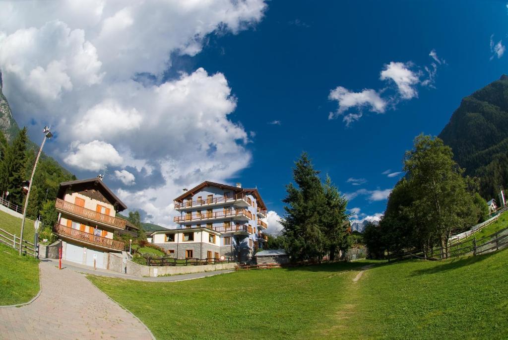 Laghetto Alpine Hotel & Restaurant Брусон Екстериор снимка