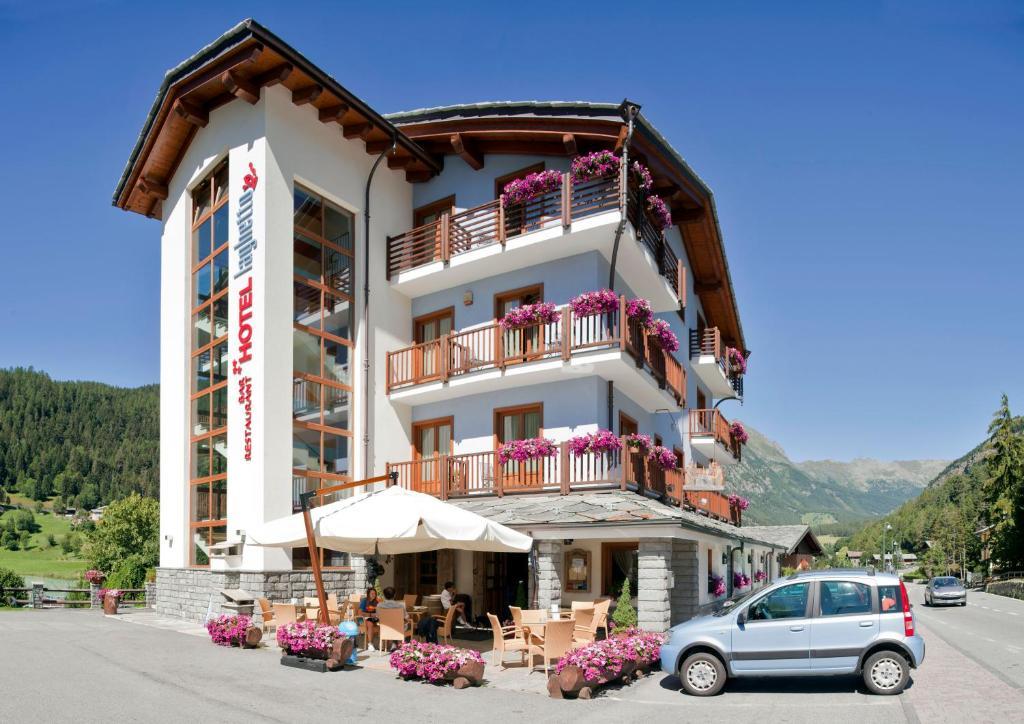Laghetto Alpine Hotel & Restaurant Брусон Екстериор снимка